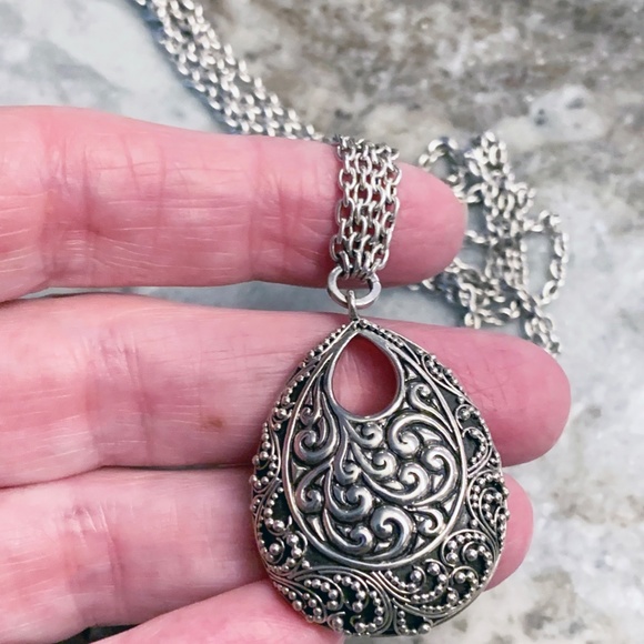 Lois Hill 2 strand Filigree scroll oval necklace. Incredible detail. Beautiful!! - Picture 2 of 9